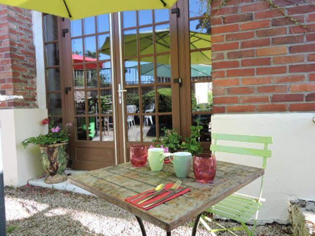 L Auberge Du Lion D Or Nanteuil-sur-Marne Buitenkant foto
